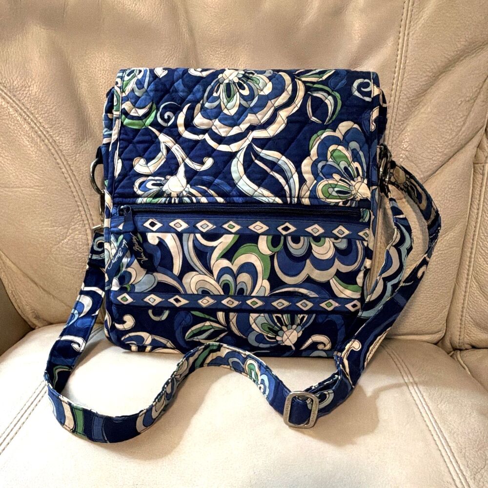 Vera Bradley Quilted Cotton Floral Crossbody Bag Blue Zip Inner Pockets Strap